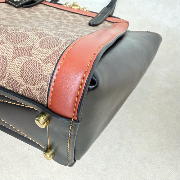 Coach Signature Canvas and Leather Tote - Magnetic Closure - Picture 13 of 16